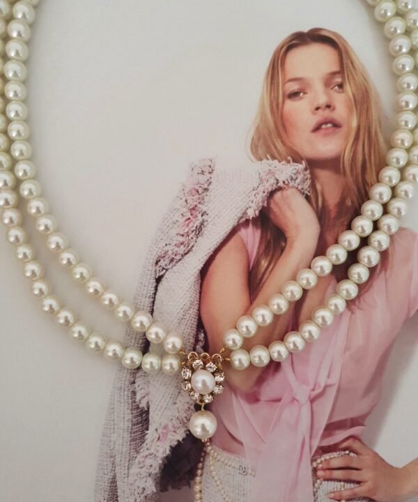 Alternative view of קולר פנינים וינטג' לכלה: שרשרת כפולה בצבע שנהב, פרח ריינסטון