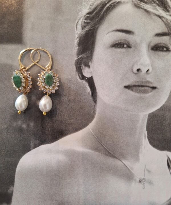 עגילי פנינה משובצים באמרלד לכלה: פיליגרן זהב וינטג', גבישי סברובסקי