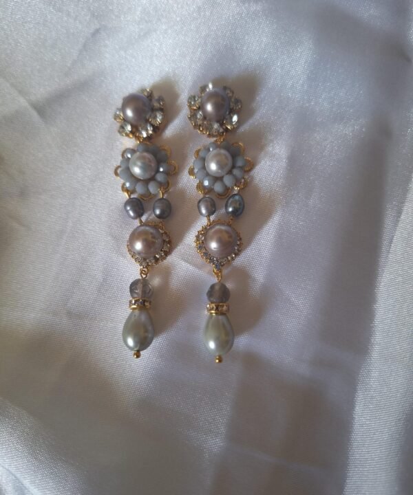 Alternative view of עגילי נברשת לכלה ויקטוריאניים: זהב, פנינים, אבני חן